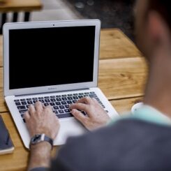 Begini Cara Memperbaiki Layar Blank pada Laptop Asus