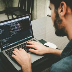 Berikut Cara Efektif Merawat Laptop yang Baik dan Benar