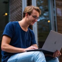 Begini Cara Merawat Laptop Agar Tidak Cepat Rusak